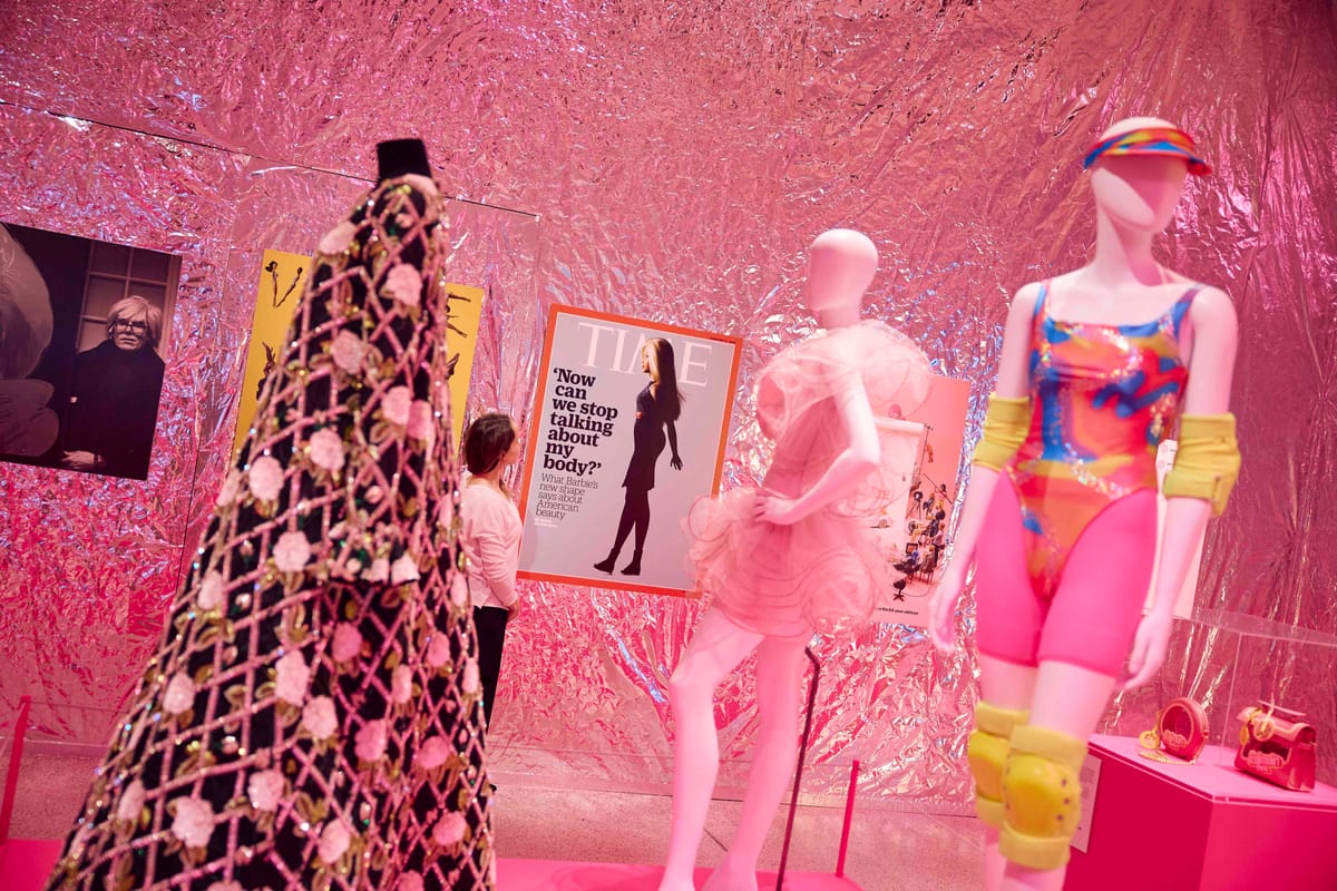 65 Años de Barbie: La Evolución de una Icono del Diseño