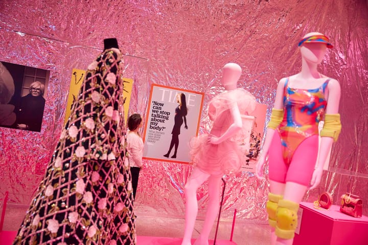 65 Años de Barbie: La Evolución de una Icono del Diseño
